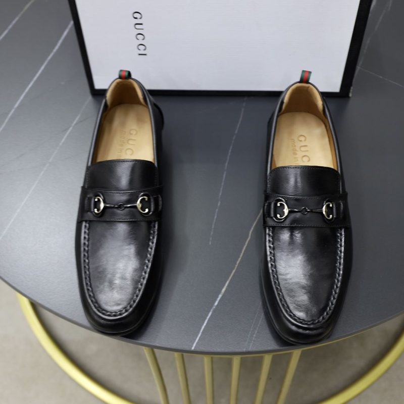 G*u*i leather shoes